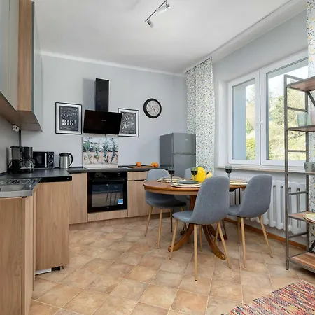 Apartment Spacious With Parking And Garden By Renters *
